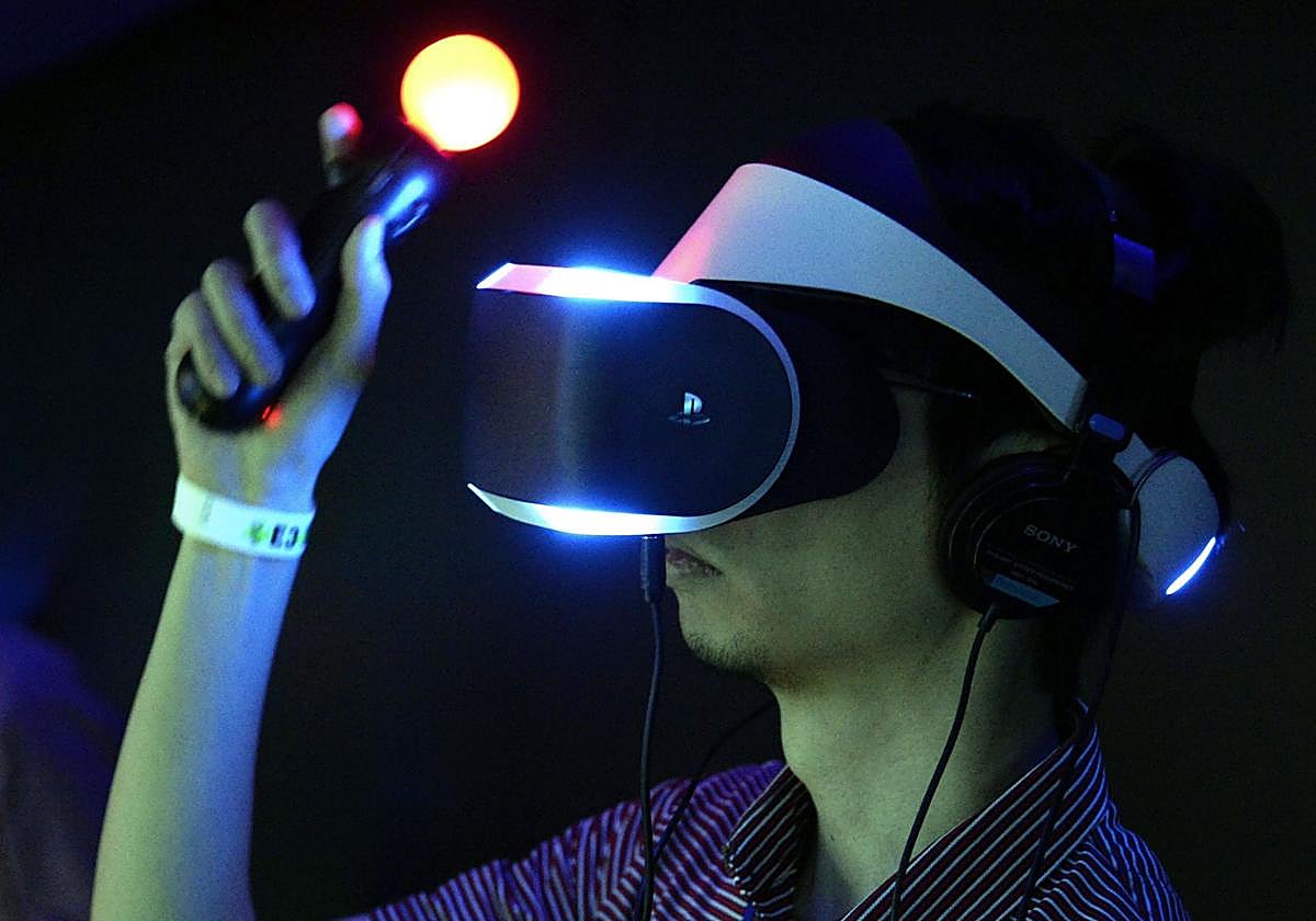 Álava introducirá terapias con realidad virtual y perros en las residencias forales de mayores