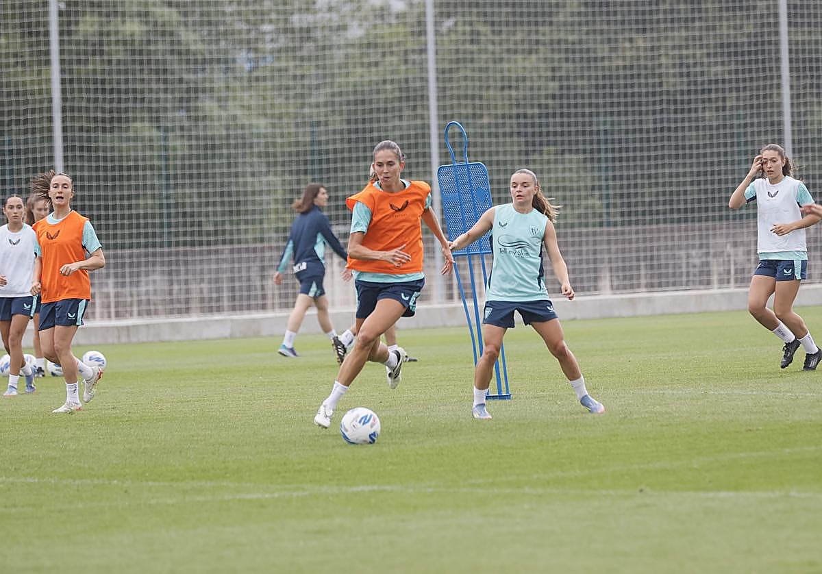 Las jugadoras del Athletic, en su regreso a los entrenamiento.