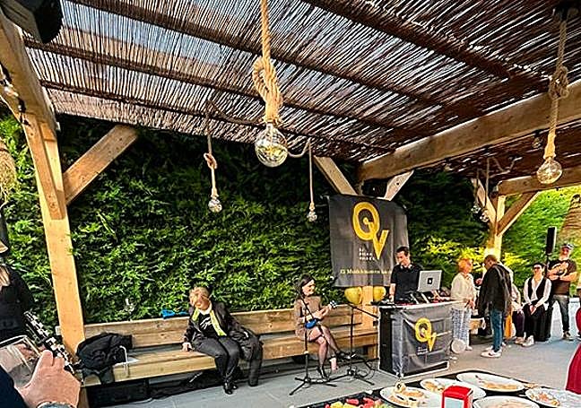 Nueva terraza de Pikos Pardos, en Abetxuko.