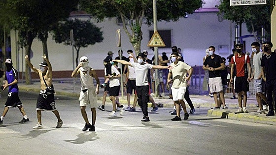 El despliegue policial apacigua Torre Pacheco donde hay seis detenidos por la caza de migrantes y dos por agredir a un vecino