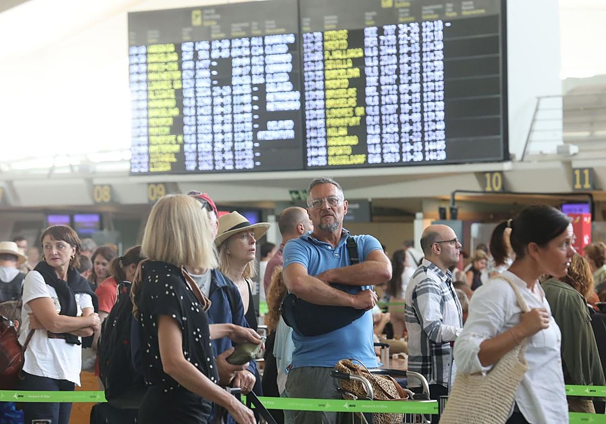 El aeropuerto de Bilbao refuerza su conexión con Europa y estrena vuelo directo a Luxemburgo
