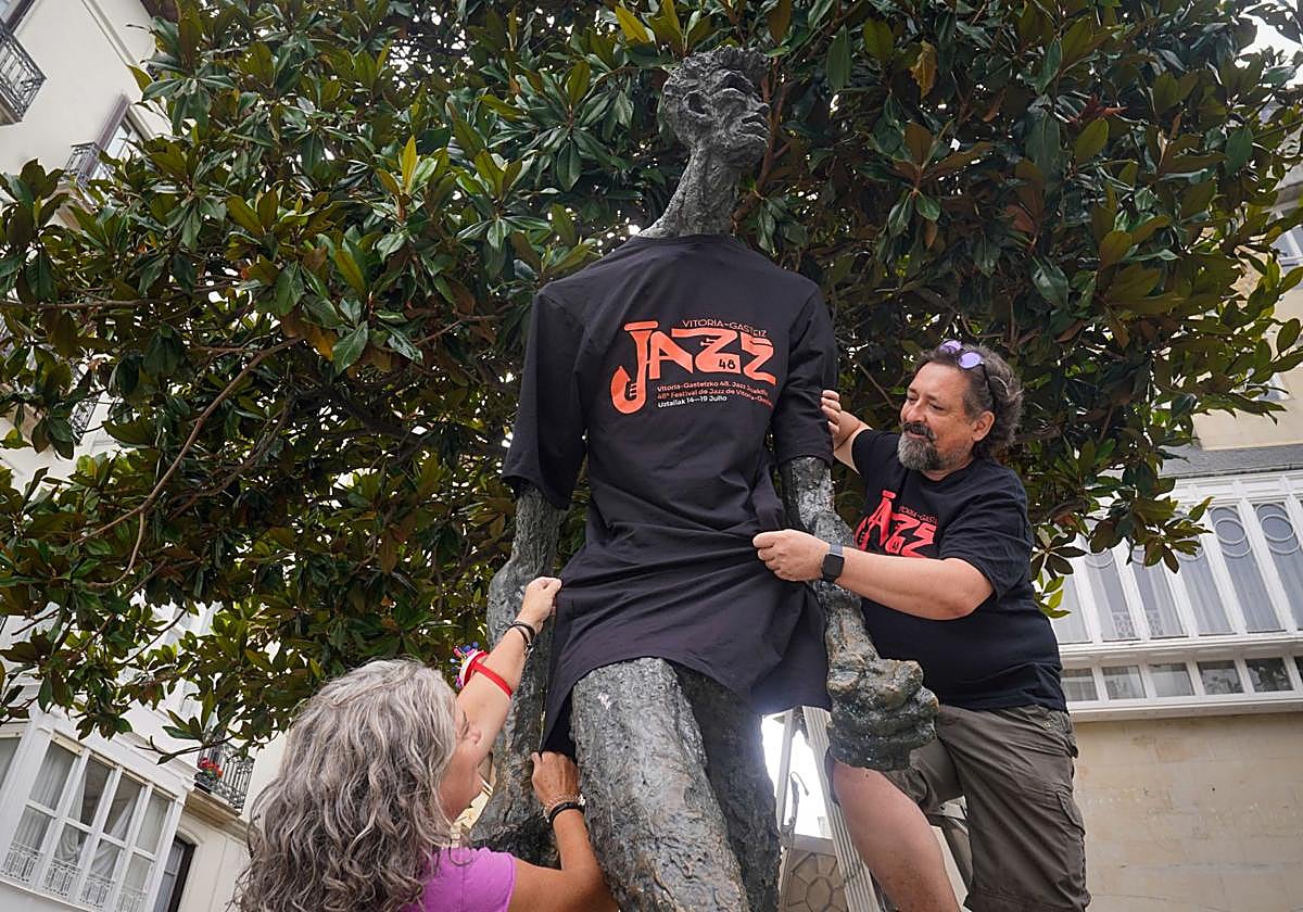 Nuria Zapatero e Íñigo Zárate engalanan al Caminante.