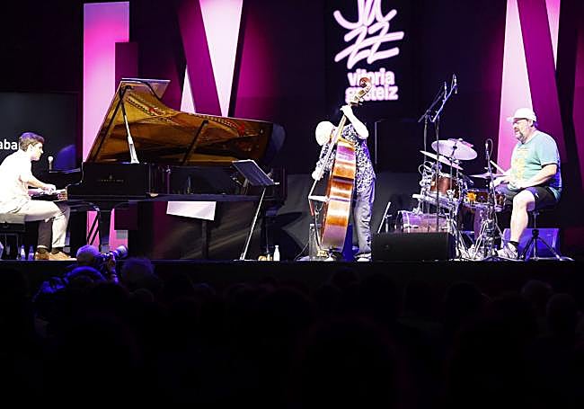 Torres, Kamaguchi y Osgood.