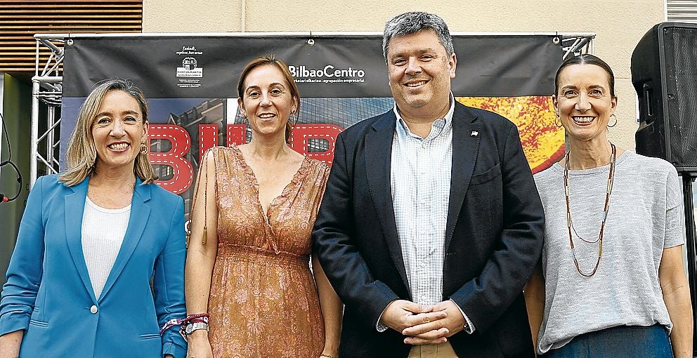 Itxaso Erroteta, Kontxi Claver, Juan Ibarretxe y Marta Ajuria.