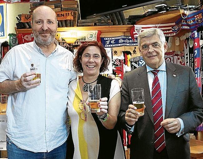 Alfredo Thate, Amaia Arregi y Kepa Odriozola.