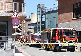 Tres hospitalizados tras una nube tóxica provocada por la mezcla de dos productos en unas piscinas en Elgoibar