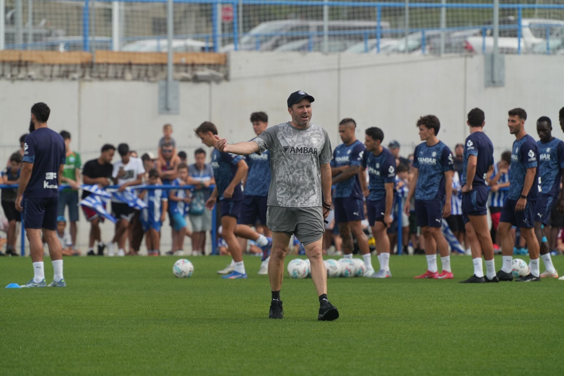 Las mejores imágenes del entrenamiento abierto del Alavés