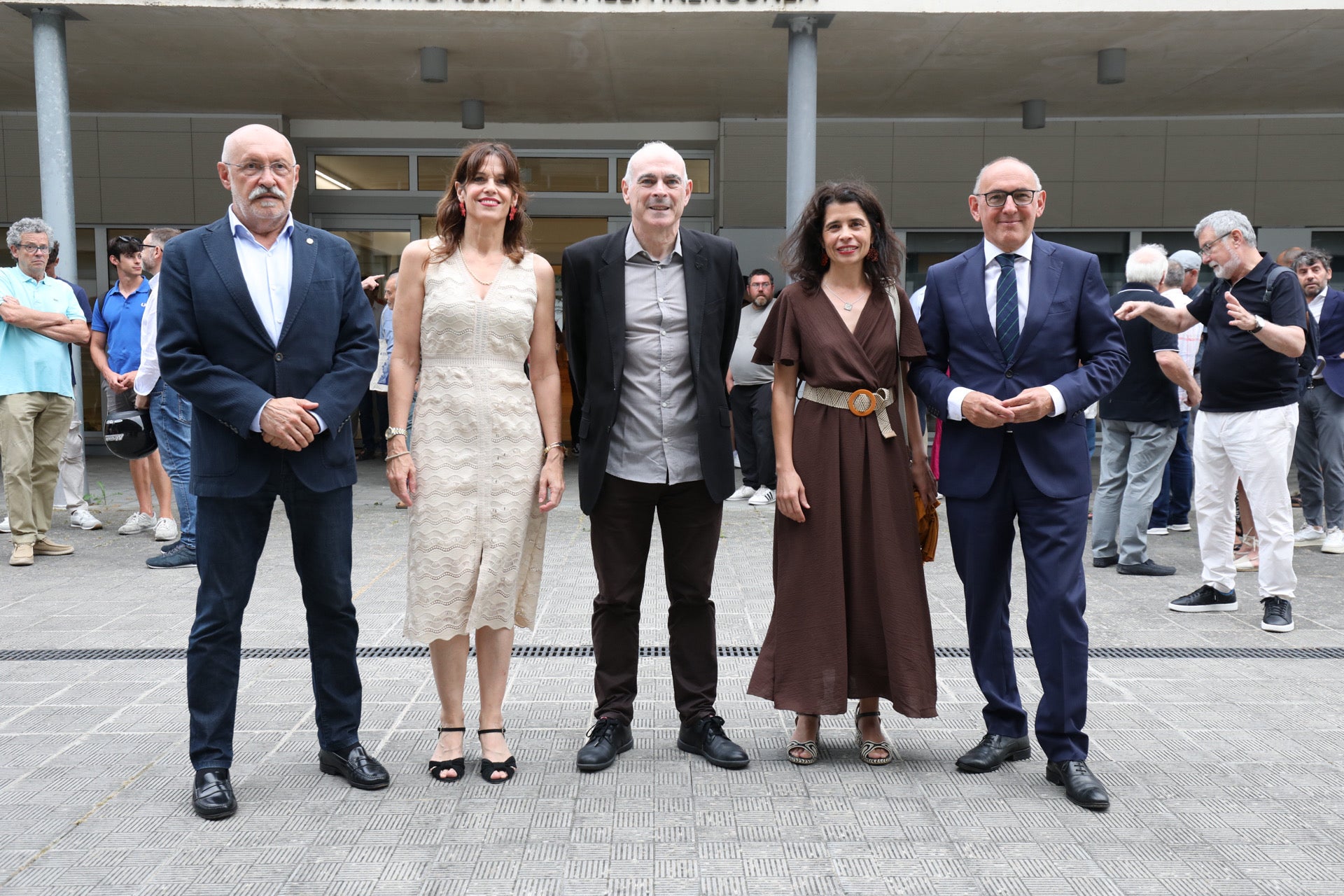 Jon Armentia, Maider Etxebarria, Antonio Rivera, Ixone Fernández de Labastida y Ramiro González.
