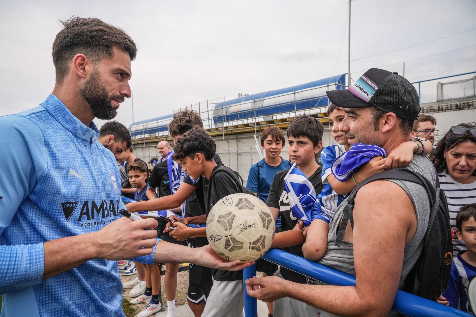 Las mejores imágenes del entrenamiento abierto del Alavés