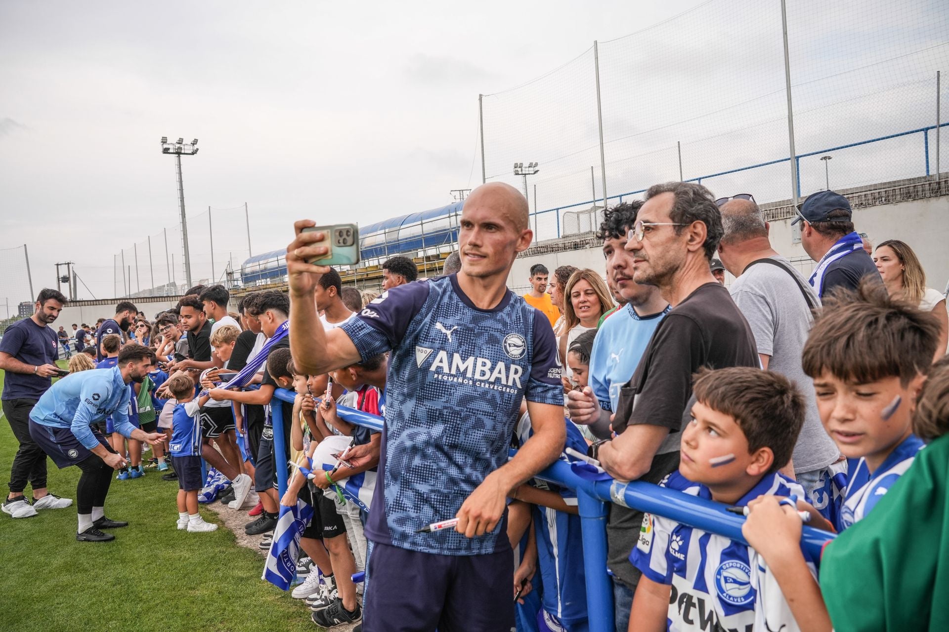 Las mejores imágenes del entrenamiento abierto del Alavés