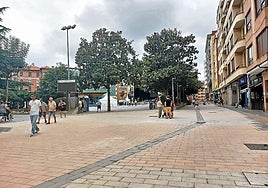 La calle se encuentra desde hace días sin obreros y maquinaria por las fiestas.