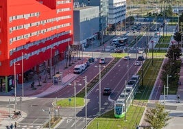 Aparece un hombre inconsciente y con signos de violencia en una calle de Vitoria