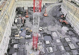 Vista de la obra, con su cimentación incipiente, desde el domicilio de un vecino.