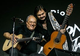 Toquinho y Yamandu Costa cerrarán esta noche en Mendizorroza el Festival de Jazz con ritmos brasileños.