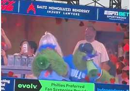 Las parodias del «abrazo infiel» en el concierto de Coldplay toman los estadios de EE UU