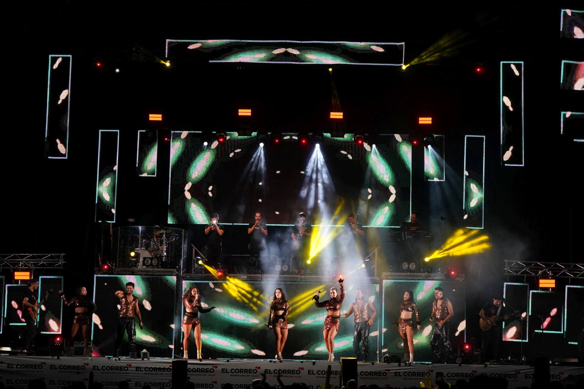 Las mejores imágenes del show de la orquesta Vulkano en Santurtzi