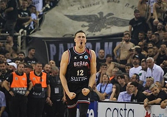 Gielo expresa su alegría tras ganar la final de la FIBA Europe Cup en la pista del PAOK griego.
