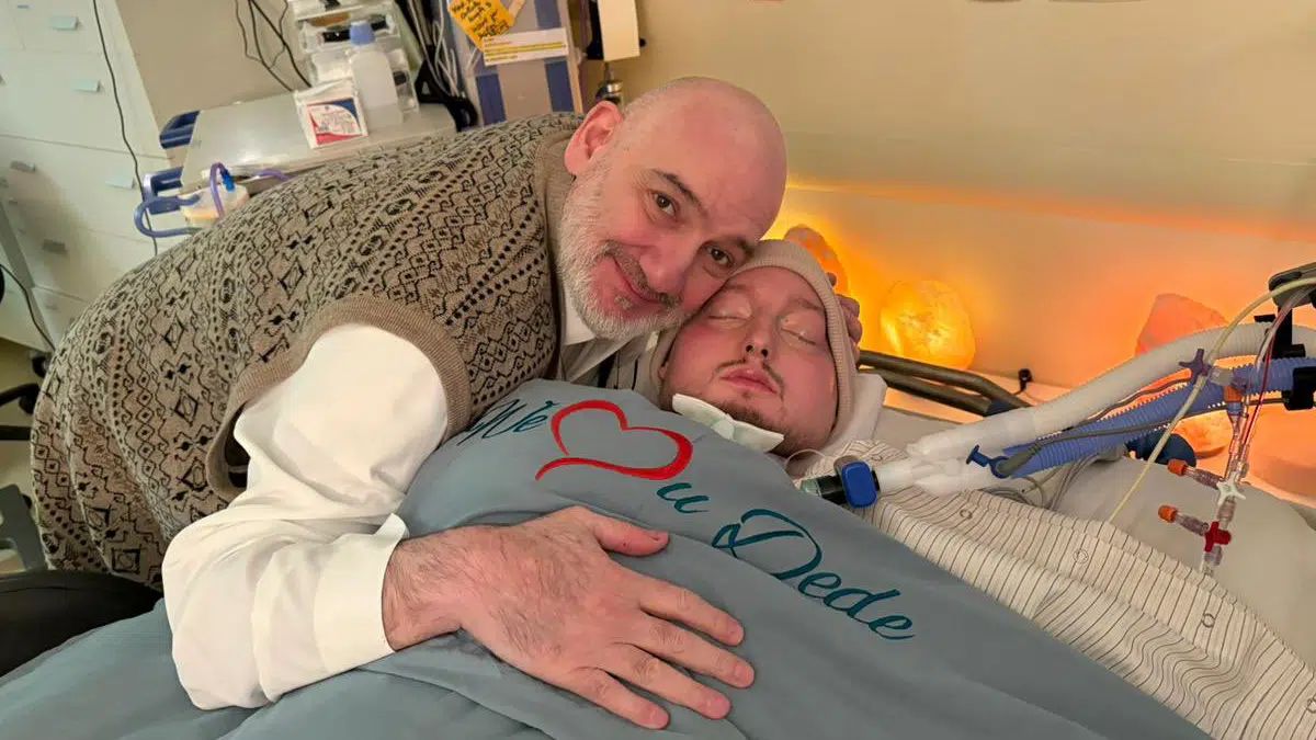 Una de las imágenes de 'El Príncipe Dormido' que Khalid bin Talal compartió en su cuenta de X.