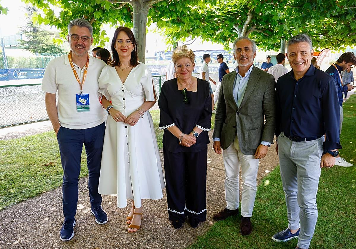 Remate dentro y fuera de la pista