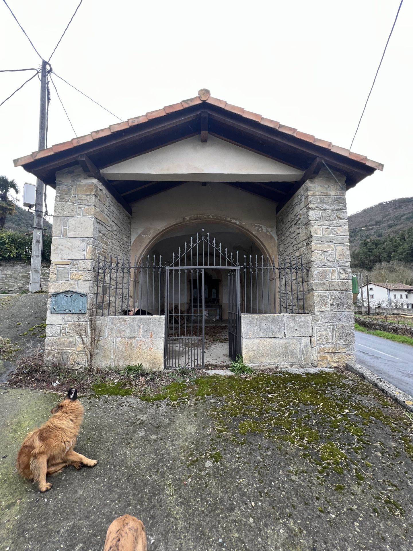 Una ermita del siglo XVI renace como centro social para los 50 vecinos de un pequeño pueblo a media hora de Bilbao