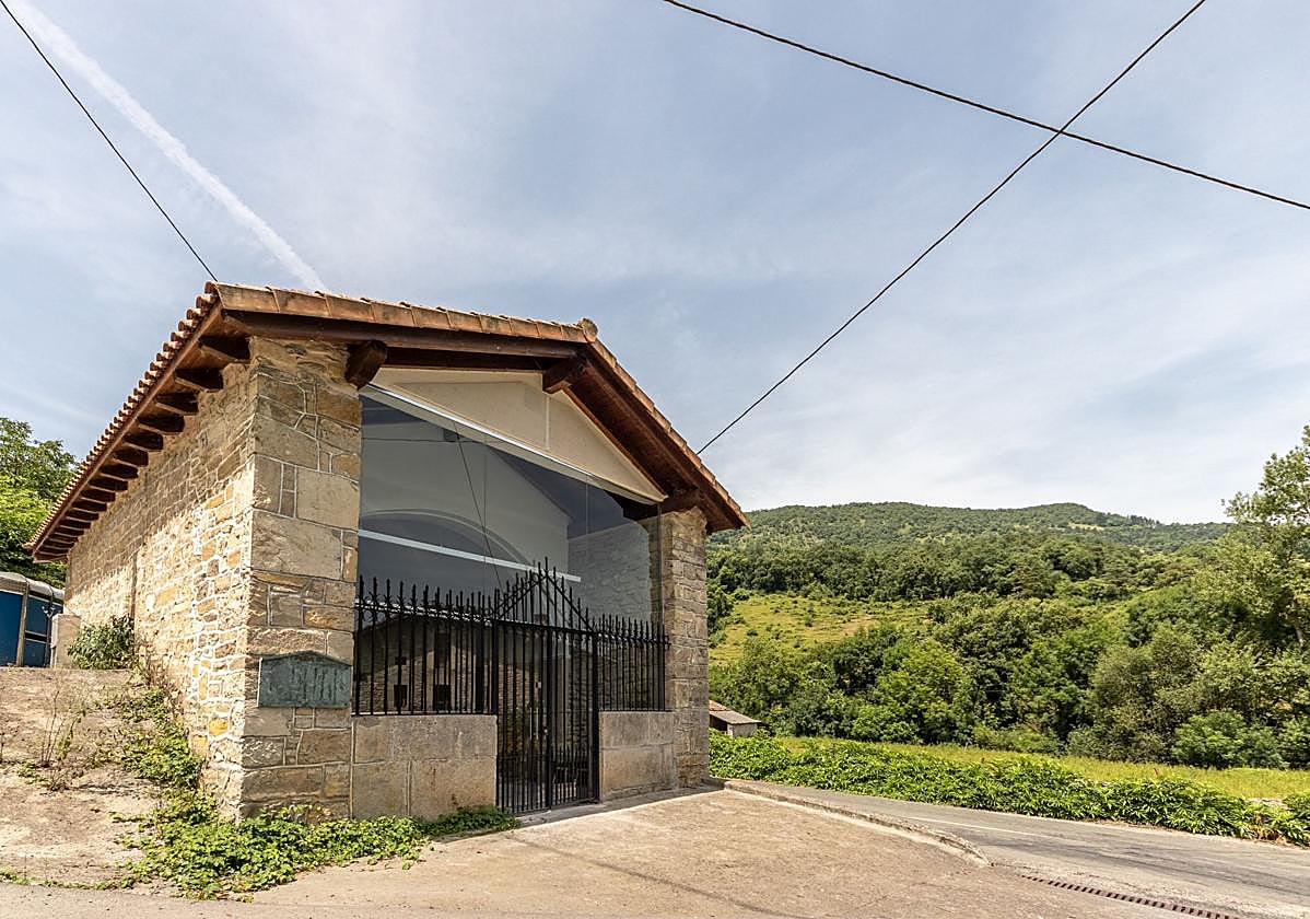 Una ermita del siglo XVI renace como centro social para los 50 vecinos de un pequeño pueblo a media hora de Bilbao