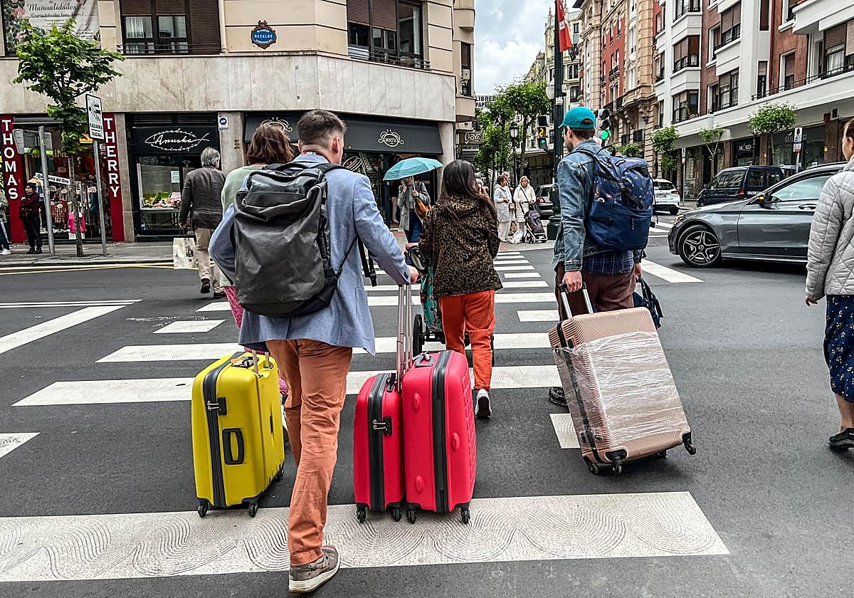 Turistas en el centro de Bilbao.