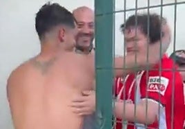 El detalle de Beñat Prados con un aficionado al que le propinó un balonazo sin querer