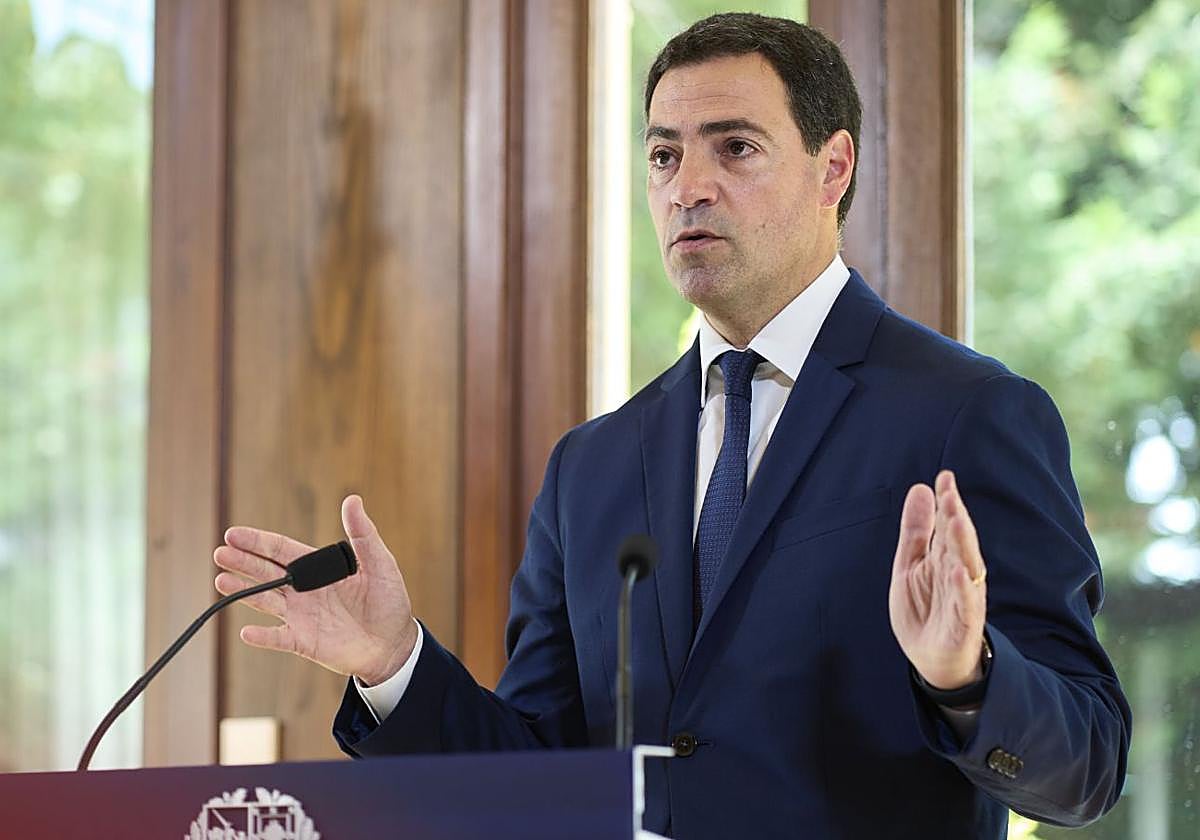 El lehendakari, Imanol Pradales, en una comparecencia pública en Ajuria Enea.