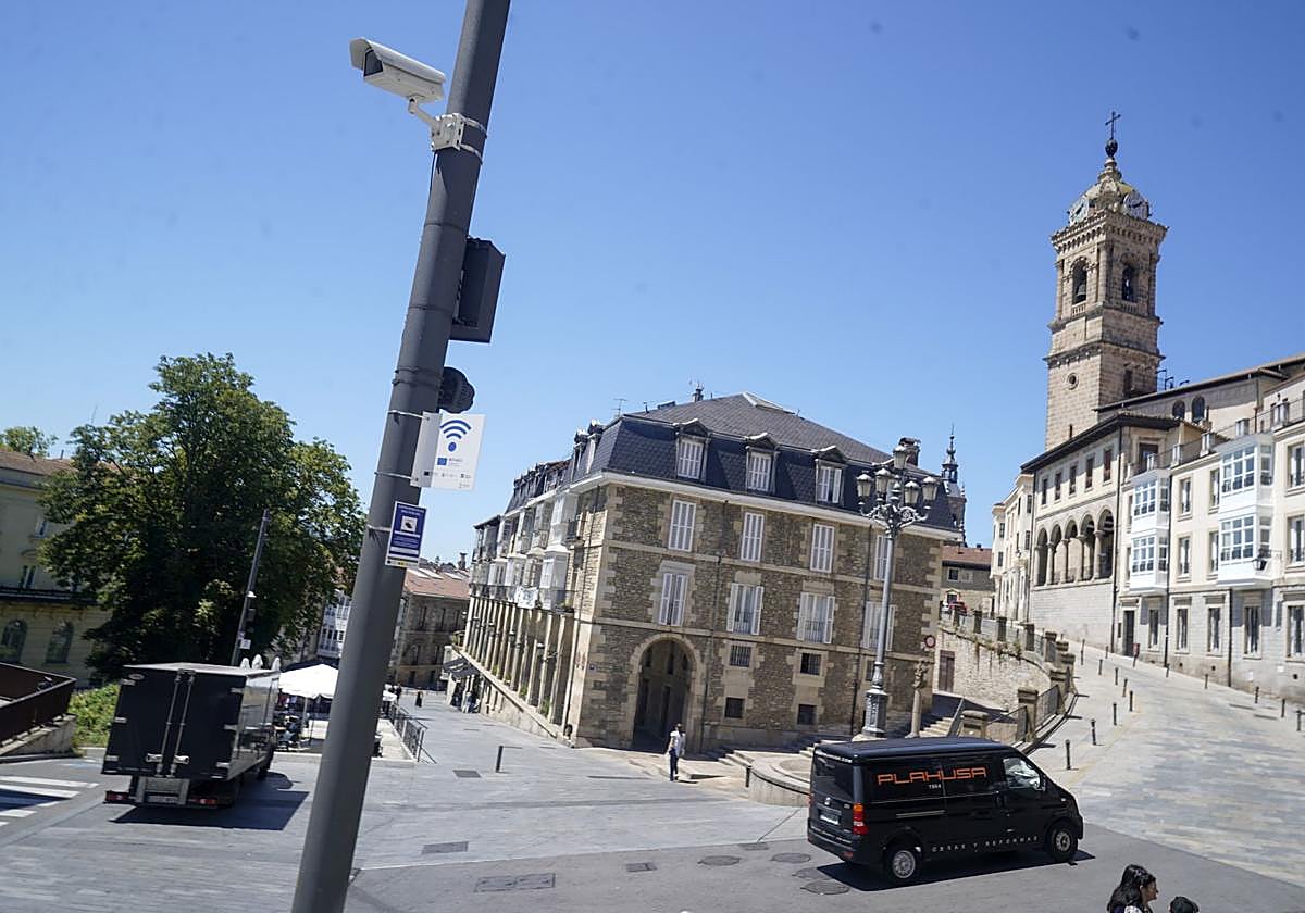 Una de las cámaras que vigilará la zonas de bajas emisiones.