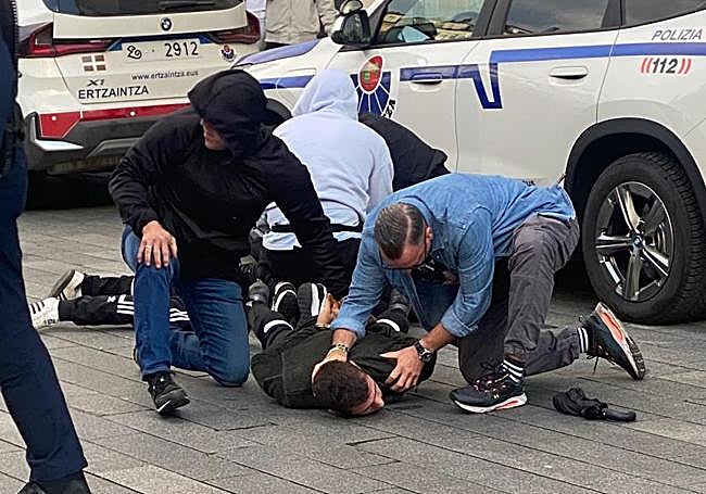 Uno de los jóvenes retenidos.