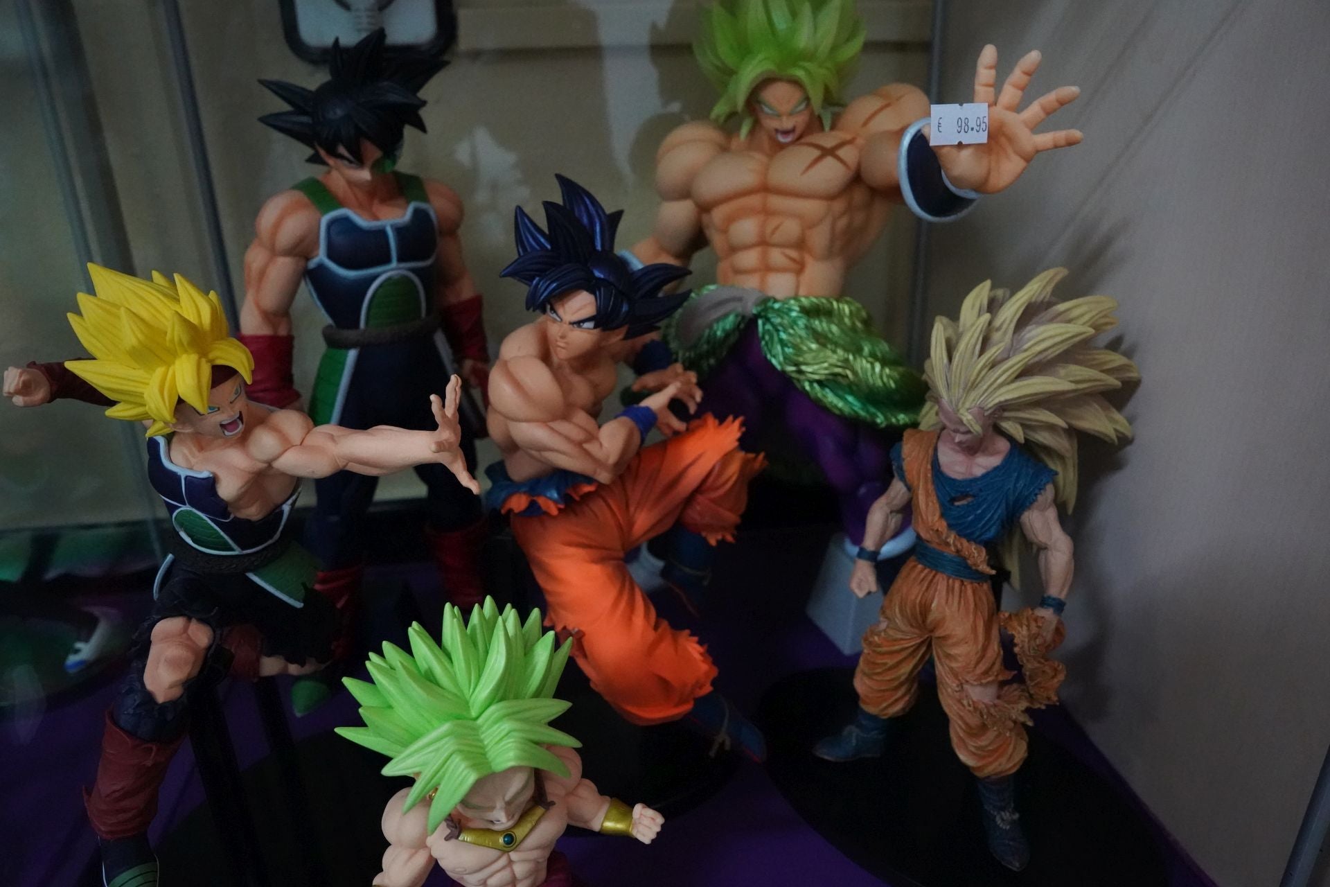 La nueva tienda friki de Ziortza en Santutxu, un paraíso para los amantes de la cultura japonesa