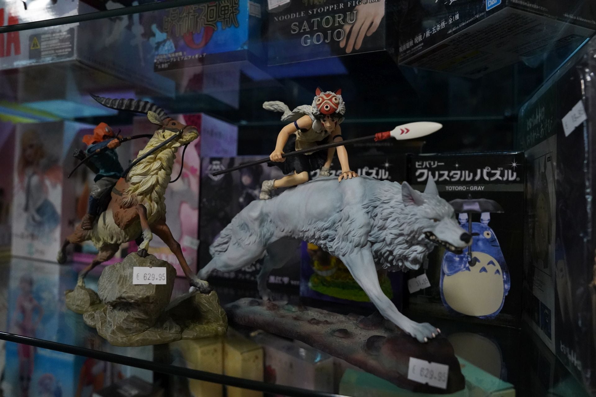 La nueva tienda friki de Ziortza en Santutxu, un paraíso para los amantes de la cultura japonesa