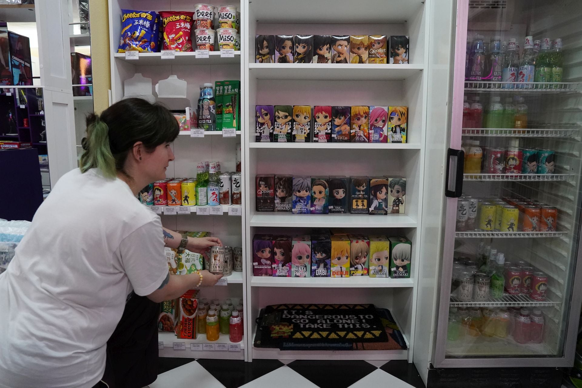 La nueva tienda friki de Ziortza en Santutxu, un paraíso para los amantes de la cultura japonesa