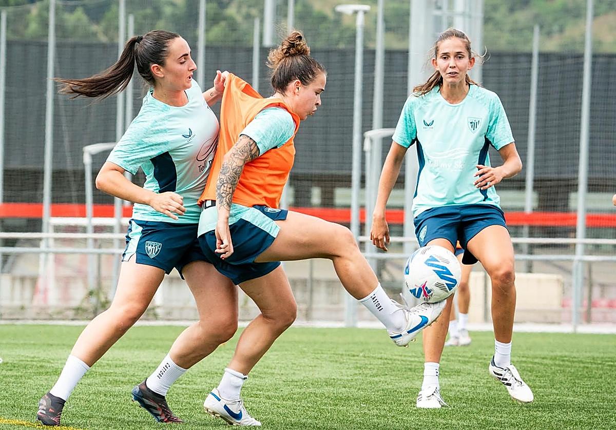 Las jugadoras de Javi Lerga arrancaron la pretemporada el pasado día 10 en Lezama.