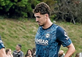 Joaquín Panichelli, a un paso del Estrasburgo, se entrenó el pasado jueves en Ibaia . Blanca Castillo