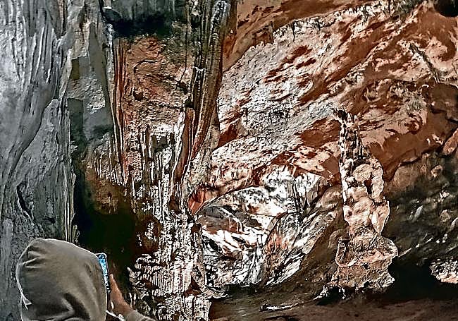 Las cuevas de Isturitz y Oxoce Lhaya en Isturitz guardan tesoros arqueológicos.