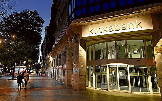 Kutxabank gana 332 millones apoyado en una disparada demanda de crédito