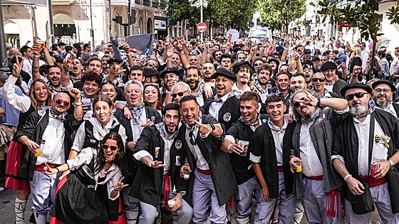 Atronadora llamada a la fiesta en Vitoria