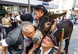 El burro Tamames ha abierto el paseíllo.