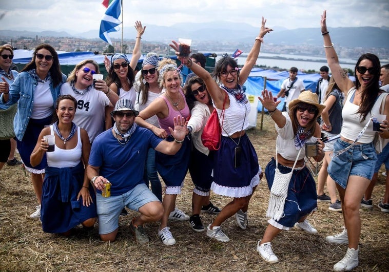 Las paellas colonizan Aixerrota: «Es el mejor día del año»