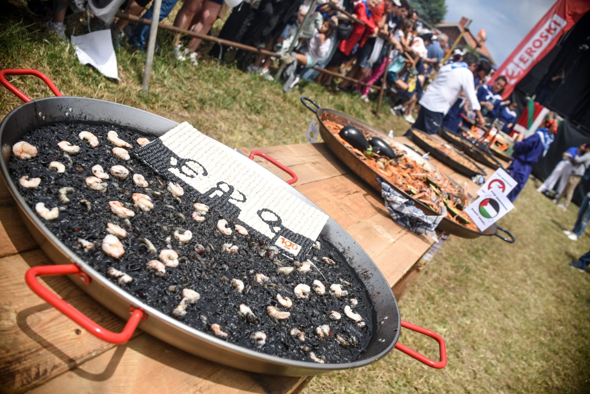 La imágenes del ambiente festivo en Aixerrota