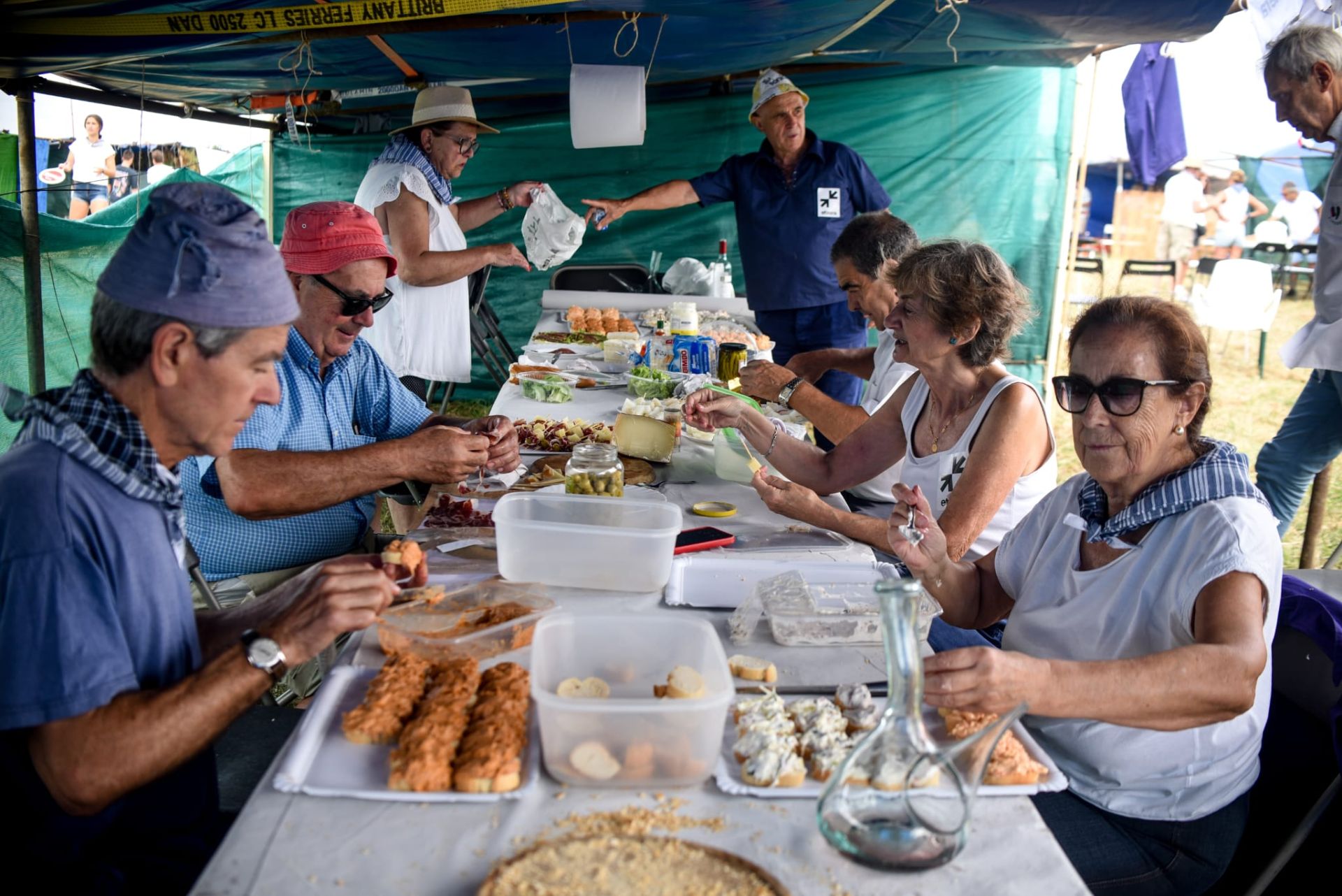 La imágenes del ambiente festivo en Aixerrota