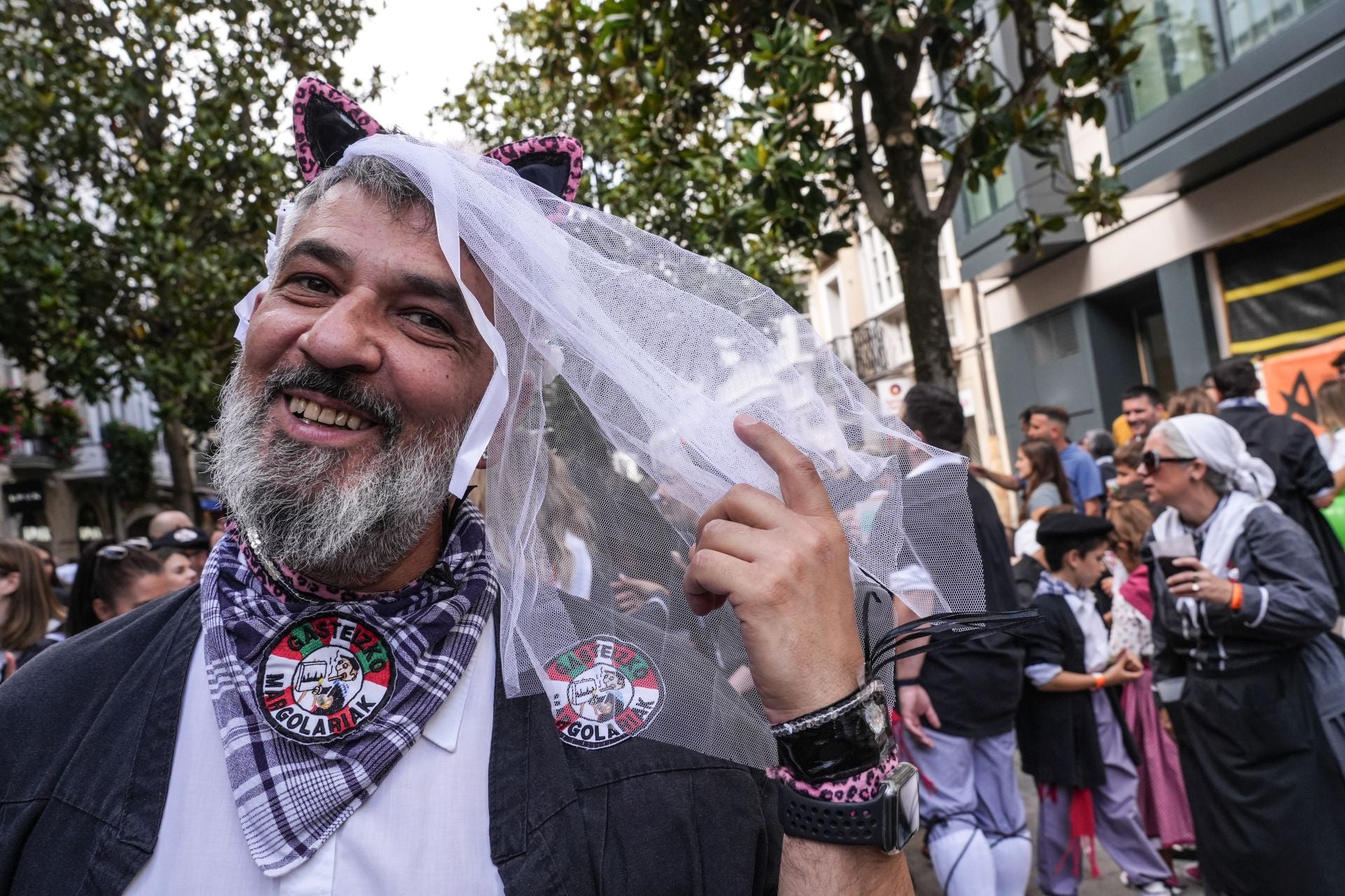 Búscate en el paseíllo de blusas y neskas de Vitoria
