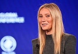 La insólita jugada de la empresa salpicada por la 'kiss cam' de Coldplay: 'fichan' a Gwyneth Paltrow, ex del cantante Chris Martin