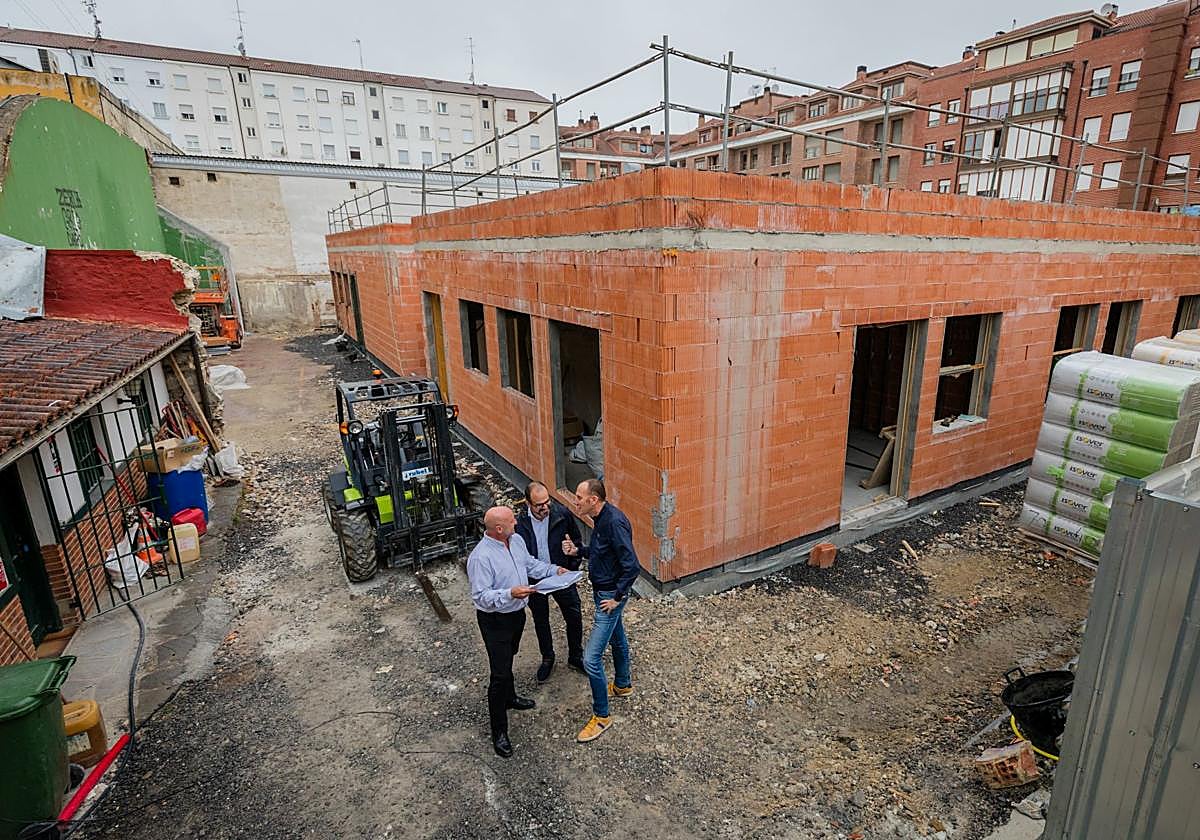 Ya está en pie la estructura de la nueva residencia para profesionales cualificados y universitarios en Nieves Cano.