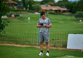 El analista Jon Zubillaga maneja el dron con el que graba cada sesión.