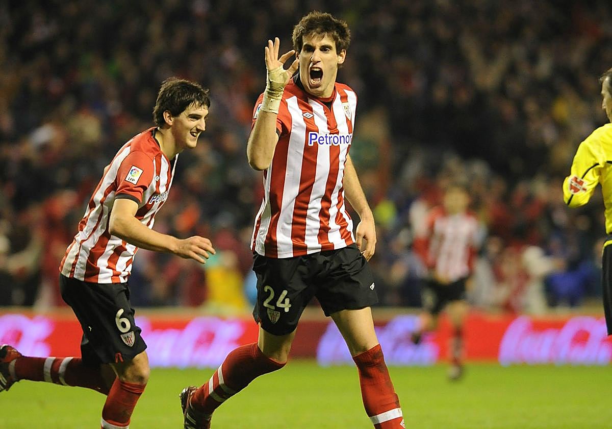Javi Martínez celebra un gol ante el Espanyol.
