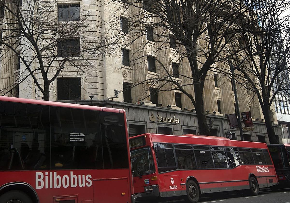 Sede del Banco Santander en la Gran Vía de Bilbao.
