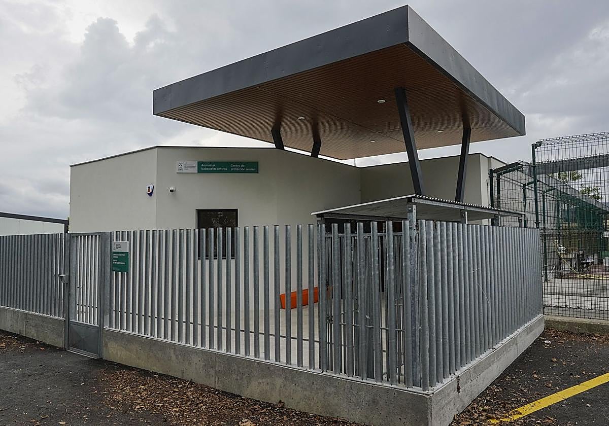Entrada de la perrera municipal de Vitoria.