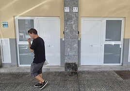 Dos viviendas vacacionales en el bajo de un edificio de la calle Bizkaiko Jaurerria de Bermeo.